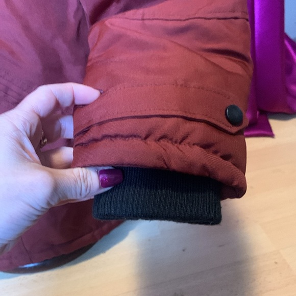 Vero moda burgundy HEAVY jacket. Thick and warm. Size xs. Removable fure - Picture 10 of 10